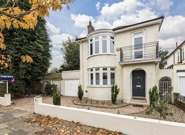 Properties to let in Staveley Road - W4 3ES view1