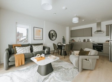 Properties to let in Stonhouse Street - SW4 6BE view1