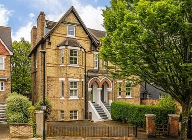 Properties to let in Strafford Road - TW1 3AE view1