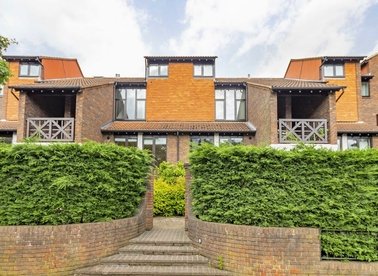 Strawberry Vale, Strawberry Hill, TW1