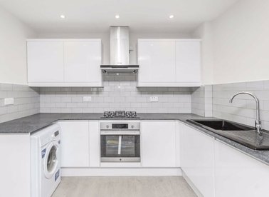 Properties let in Streatham High Road - SW16 6ER view1