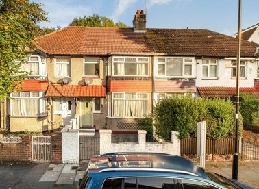 Properties to let in Studland Road - W7 3QX view1