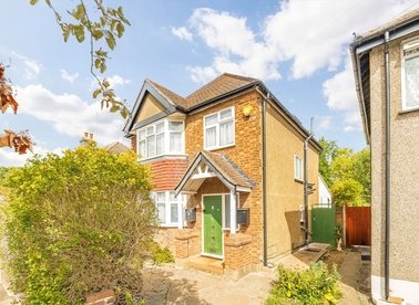 Properties to let in Studland Road - W7 3QZ view1