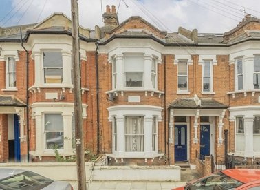 Properties to let in Sugden Road - SW11 5EB view1