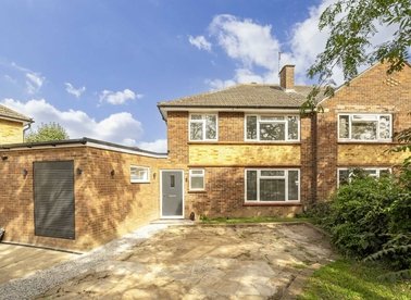 Properties to let in Sunna Gardens - TW16 5EE view1