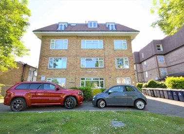 Properties to let in Sunningfields Road - NW4 4QU view1