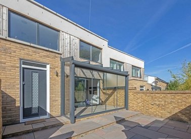 Properties to let in Surbiton Hill Road - KT6 4TP view1