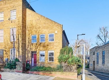 Properties let in Surrey Square - SE17 2JX view1