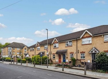 Properties to let in Swaffield Road - SW18 3TH view1