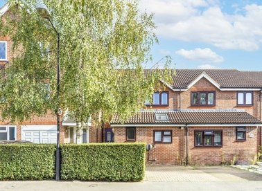 Properties to let in Telegraph Place - E14 9XD view1