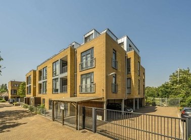 Properties to let in Tentelow Lane - UB2 4FD view1