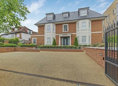Properties to let in Tenterden Grove - NW4 1SX view1