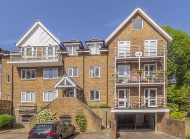 Properties to let in Thames Close - TW12 2ET view1