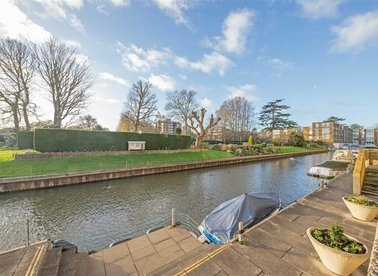 Properties let in Thamespoint - TW11 9PP view1