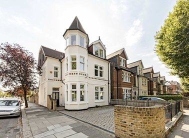 Properties let in The Avenue - W13 8LP view1