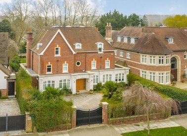 Properties to let in The Bishops Avenue - N2 0AP view1