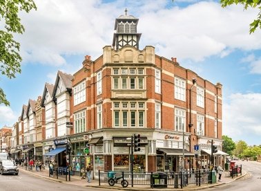 Properties let in The Green - W5 5DA view1