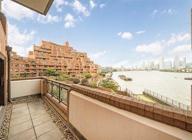 Properties to let in The Highway - E1W 3EU view1