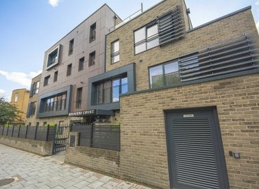 Properties to let in The Hyde - NW9 6GD view1