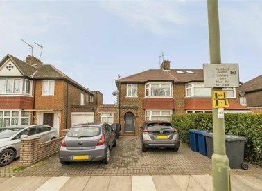 Properties let in The Vale - NW11 8TL view1