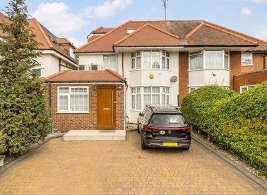 Properties to let in The Vale - NW11 8SE view1