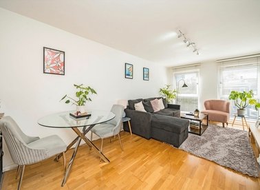 Properties to let in Theseus Walk - N1 8DS view1