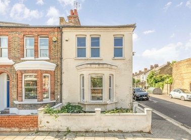 Properties to let in Thornbury Road - SW2 4DA view1