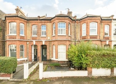 Properties let in Thorncliffe Road - SW2 4JQ view1