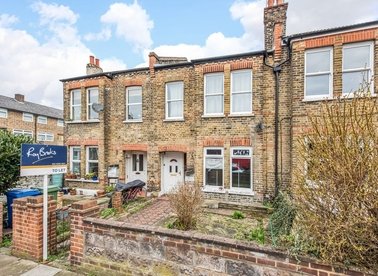 Properties let in Thorne Terrace - SE15 3LN view1