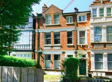 Properties to let in Thornton Avenue - SW2 4BD view1