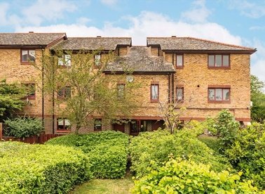 Properties to let in Timber Pond Road - SE16 6AU view1