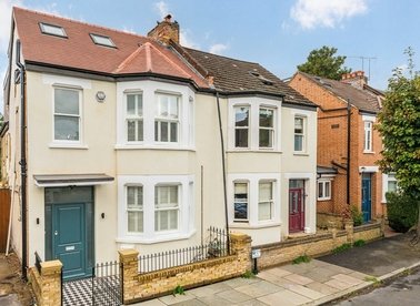 Properties let in Tower Road - TW1 4PD view1