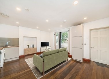 Properties to let in Trafalgar Avenue - SE15 6NP view1