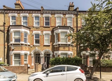 Properties let in Tremadoc Road - SW4 7NF view1