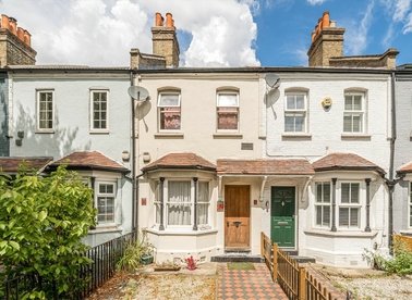 Properties to let in Twickenham Road - TW13 6HG view1