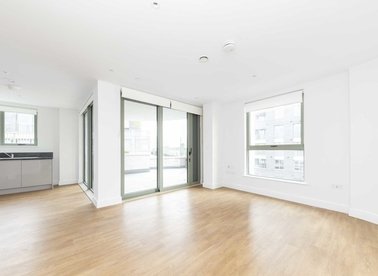 Properties to let in Union Way - NW10 6FH view1