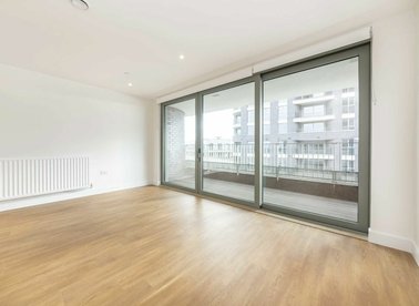 Properties let in Union Way - NW10 6FH view1