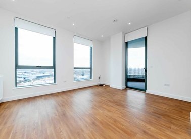 Properties to let in Union Way - NW10 6FH view1