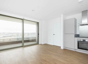Properties to let in Union Way - NW10 6FH view1