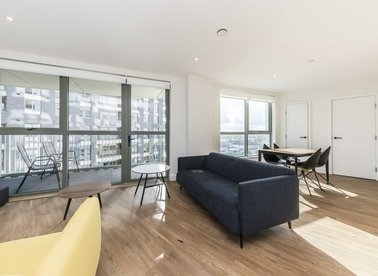 Properties to let in Union Way - NW10 6FH view1