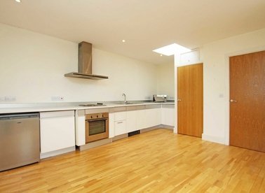 Properties to let in Upper Richmond Road West - SW14 7JN view1