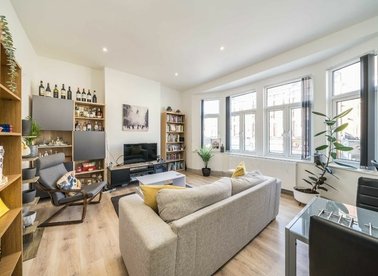Properties let in Upper Tooting Road - SW17 7TG view1