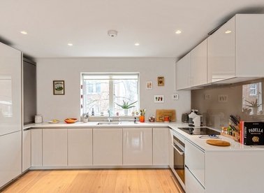 Properties to let in Valley Road - SW16 2AD view1
