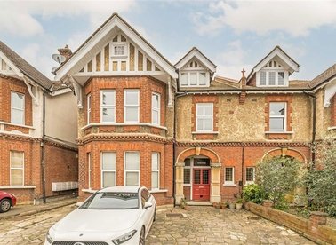 Properties to let in Vicarage Road - KT1 4ED view1