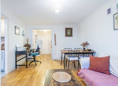 Properties let in Victoria Park Road - E9 7ND view1