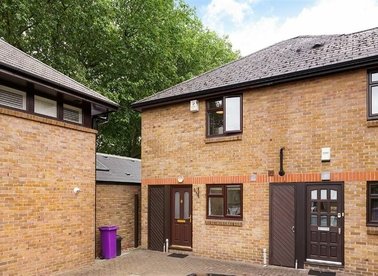 Properties let in Vinegar Street - E1W 2QQ view1