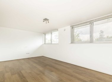 Properties to let in Wagner Mews - KT6 4GS view1