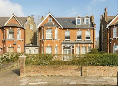 Properties to let in Walm Lane - NW2 3AU view1