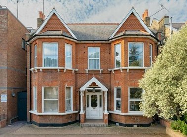 Properties let in Walm Lane - NW2 3AU view1