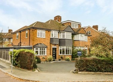 Properties to let in Walmington Fold - N12 7LL view1